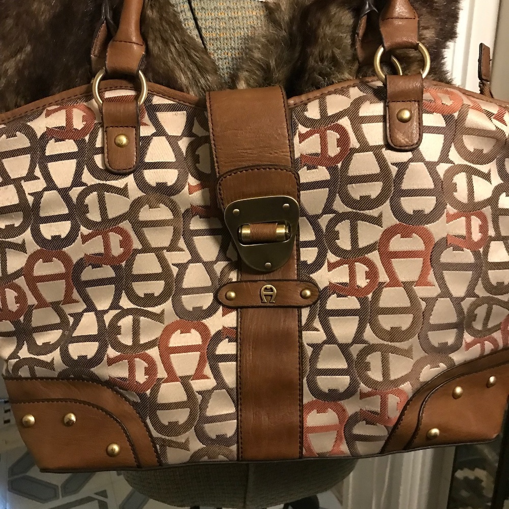 Etienne Aigner Tote